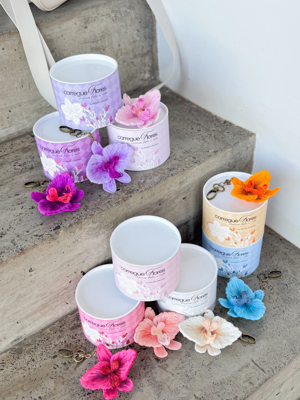 Chaveiros de orquídeas em chenille