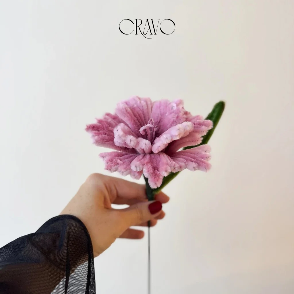 Flor de Chenille - Cravo