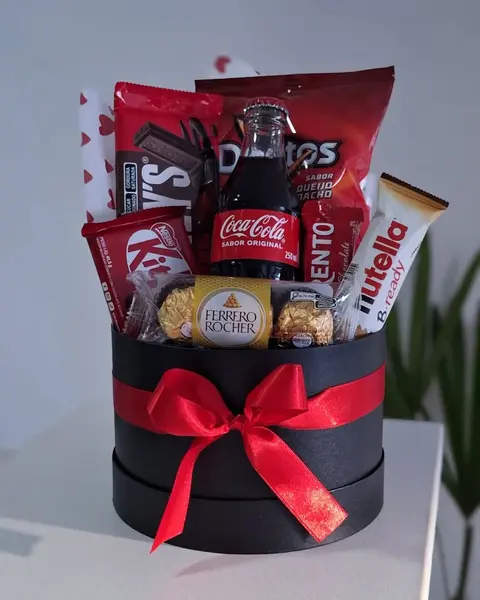 Gift Box Snacks Vermelho — Presente de Aniversário personalizado em Campo Grande MS